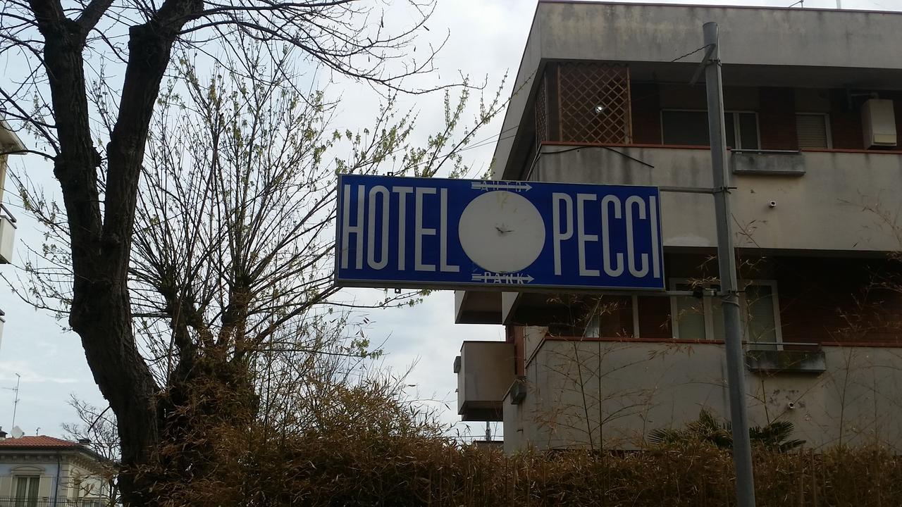 Hotel Pecci Rimini Buitenkant foto